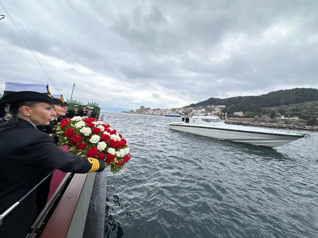 İlk kadın amirali Gökçen Fırat Deniz Harp Okulu öğrencileriyle TCG Nusret'te buluştu - Resim: 10
